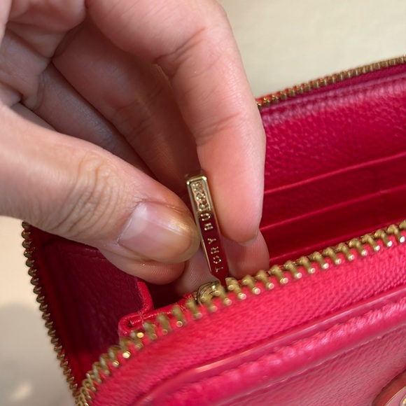 Tory Burch Large Pink Leather Zip Wallet - Picture 12 of 12